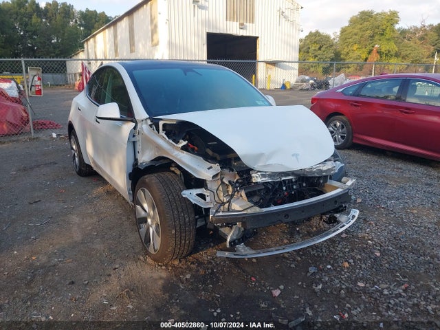 2024 TESLA MODEL Y 7SAYGAEE8RF092274 Photo 5