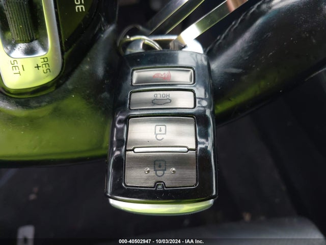 KNALC4J18K5172900 KIA Cadenza Technology