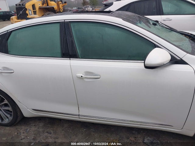 KNALC4J18K5172900 KIA Cadenza Technology