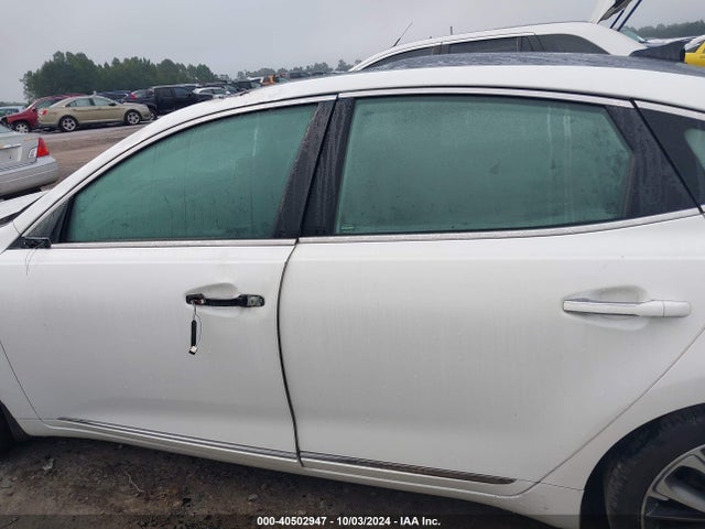 KNALC4J18K5172900 KIA Cadenza Technology