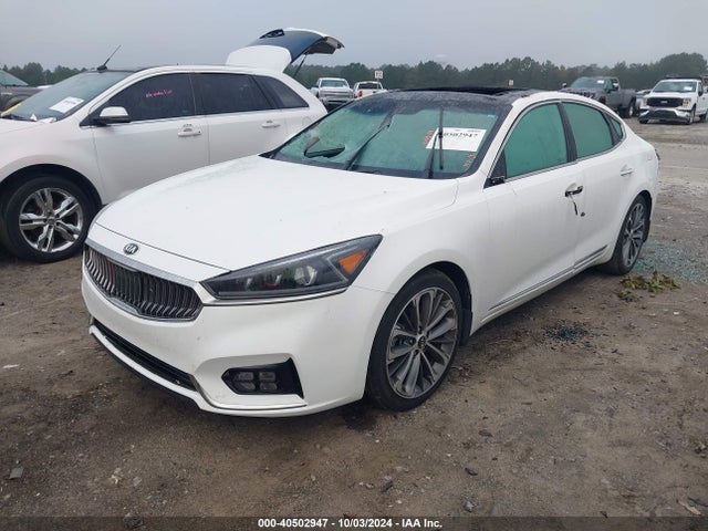 KNALC4J18K5172900 KIA Cadenza Technology