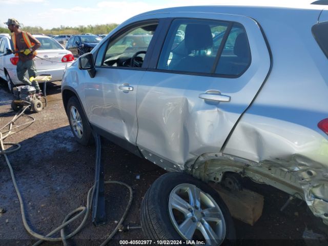 3GNCJNSB5KL171359 Chevrolet TRAX LS