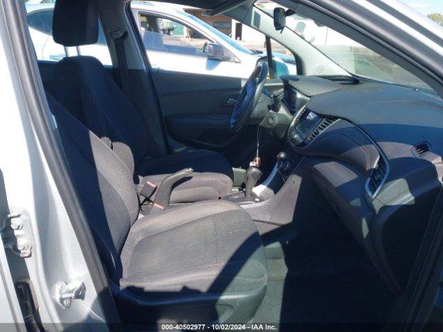 3GNCJNSB5KL171359 Chevrolet TRAX LS