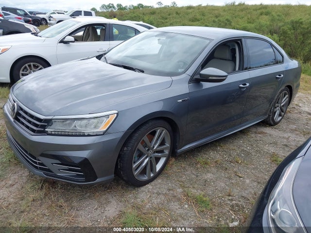 1VWAA7A33JC007136 Volkswagen Passat 2.0t R-line/2.0t S