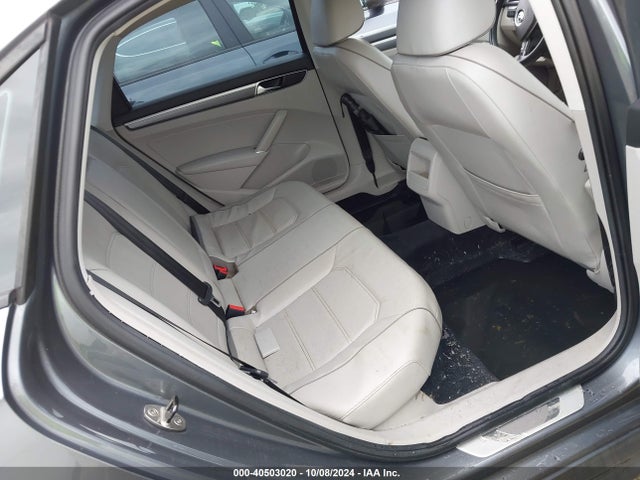 1VWAA7A33JC007136 Volkswagen Passat 2.0t R-line/2.0t S