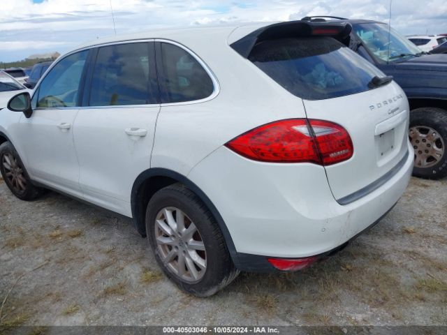 2013 PORSCHE CAYENNE WP1AA2A29DLA07691 Photo 2