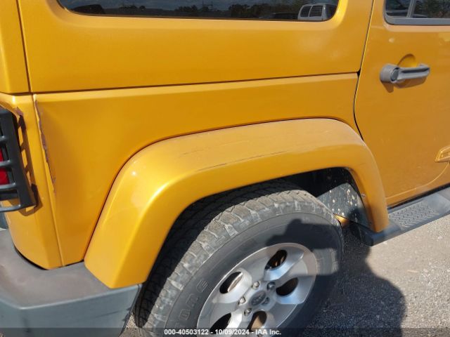 1C4BJWEG3EL183933 Jeep Wrangler Unlimited Sahara
