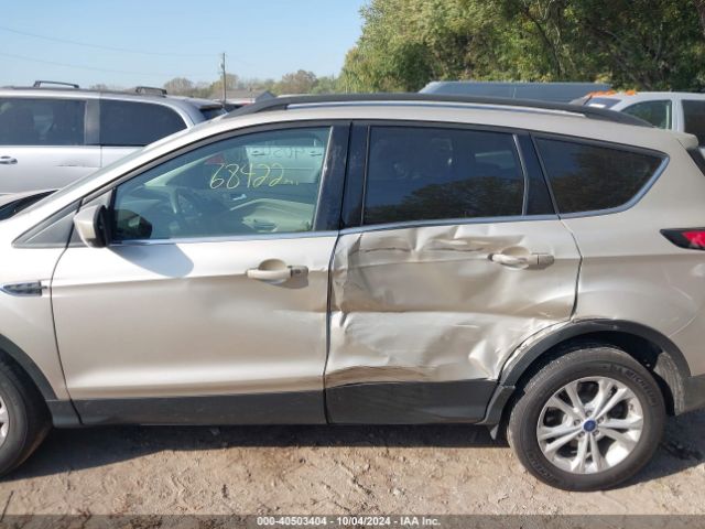 1FMCU0GD2JUB85345 Ford ESCAPE SE