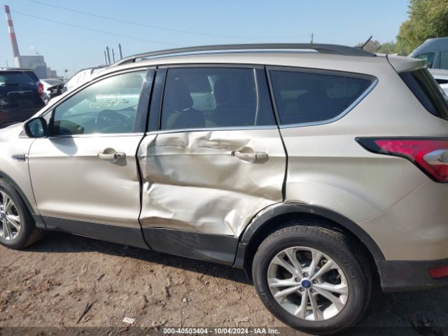 1FMCU0GD2JUB85345 Ford ESCAPE SE