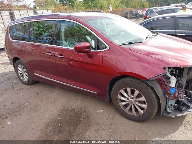 2C4RC1BG0JR280718 Chrysler Pacifica Touring L