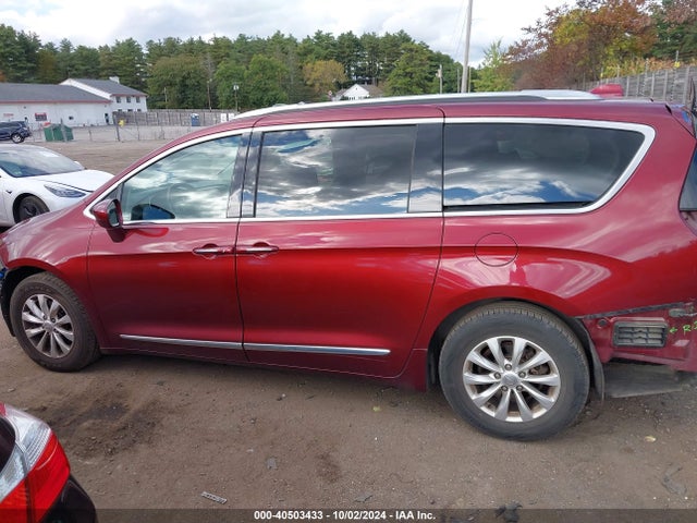 2C4RC1BG0JR280718 Chrysler Pacifica Touring L