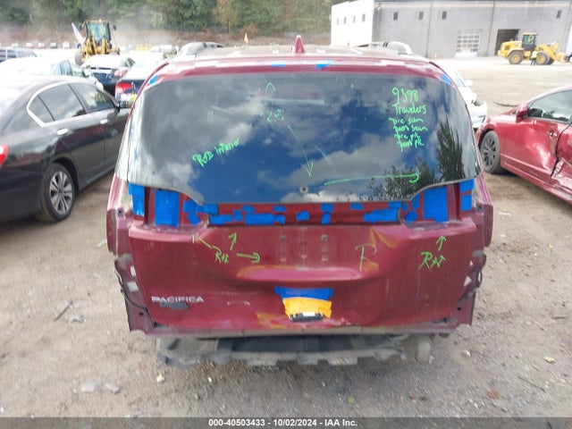 2C4RC1BG0JR280718 Chrysler Pacifica Touring L