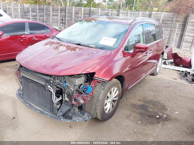 2C4RC1BG0JR280718 Chrysler Pacifica Touring L