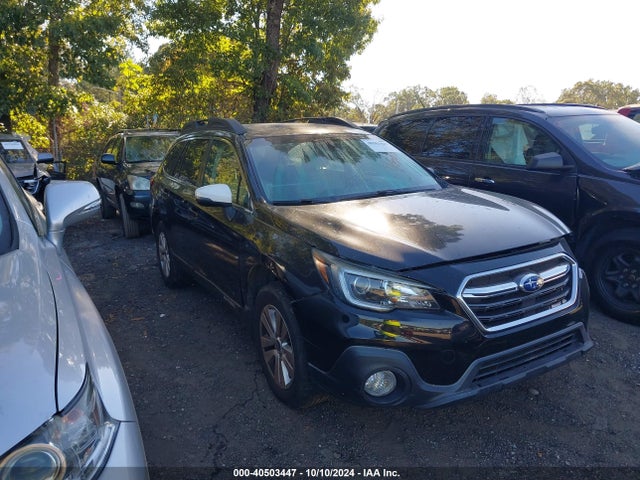 Subaru Outback 2.5i Premium 2018 4S4BSAHC9J3256477 Image 1