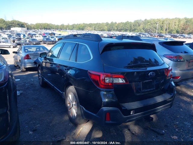 Subaru Outback 2.5i Premium 2018 4S4BSAHC9J3256477 Image 3