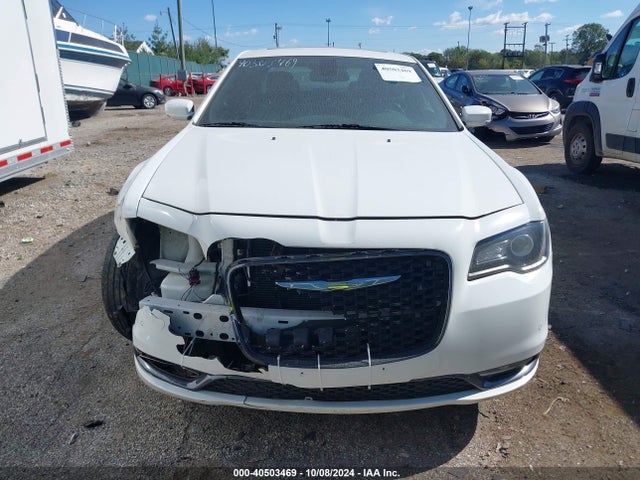 2C3CCAGG9JH165818 Chrysler 300 300s Awd