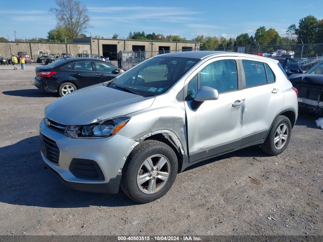 Chevrolet TRAX LS 2018 3GNCJNSB0JL231837 Image 2