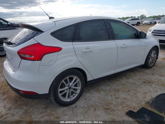 Ford FOCUS SE 2017 1FADP3K27HL287057 Image 4