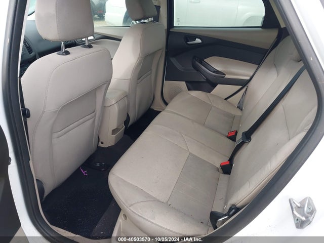 Ford FOCUS SE 2017 1FADP3K27HL287057 Image 8