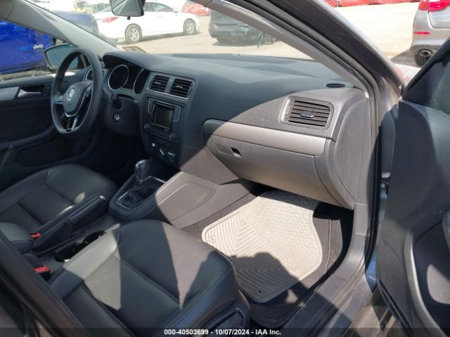 3VWDB7AJ0JM215997 Volkswagen Jetta 1.4t Se/1.4t Wolfsburg Edition