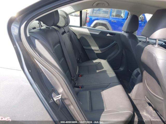 3VWDB7AJ0JM215997 Volkswagen Jetta 1.4t Se/1.4t Wolfsburg Edition