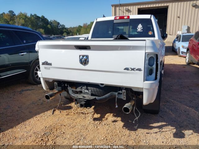 1C6RR7LT1KS568929 RAM 1500 Classic Big Horn  4x4 5'7 Box