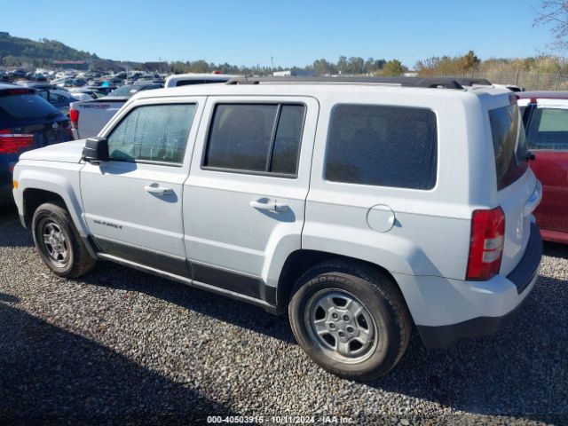1C4NJPBB4GD737960 Jeep Patriot Sport