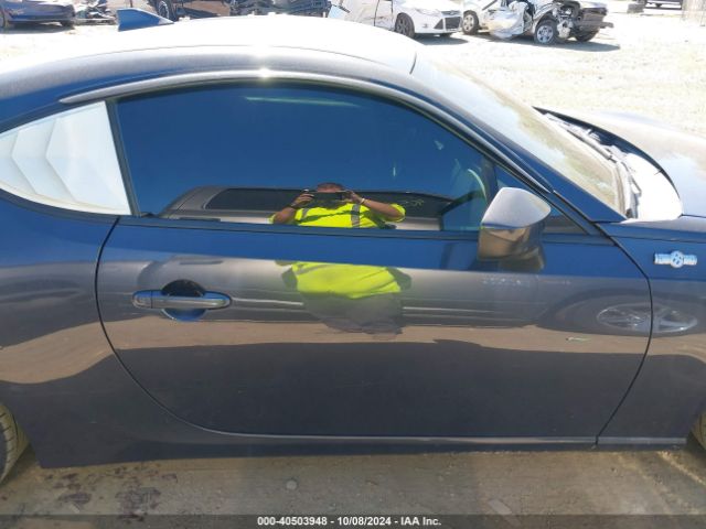 JF1ZNAA16F9713775 Scion FR-S