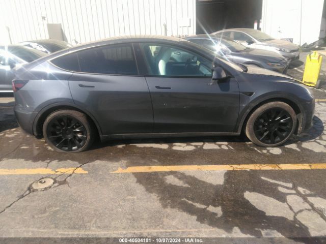 7SAYGAEE9NF570597 Tesla Model Y Long Range Dual Motor All-wheel Drive