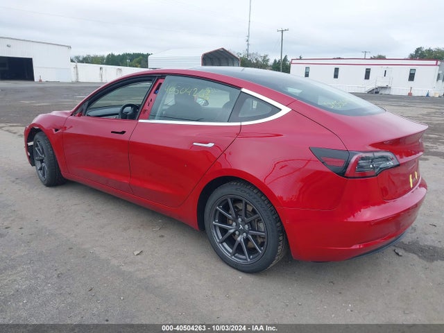 2018 TESLA MODEL 3 5YJ3E1EB0JF054593 Photo 2
