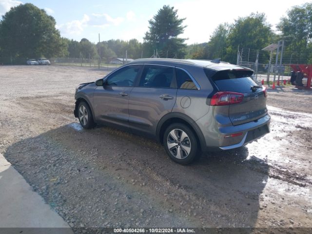 KNDCB3LC2J5203295 KIA NIRO LX