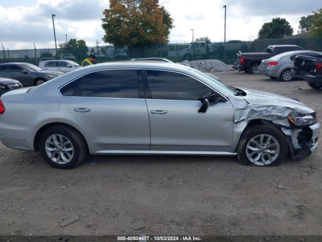 1VWAS7A31GC042179 Volkswagen Passat 1.8t S