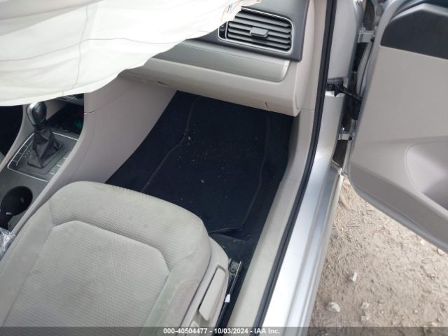 1VWAS7A31GC042179 Volkswagen Passat 1.8t S