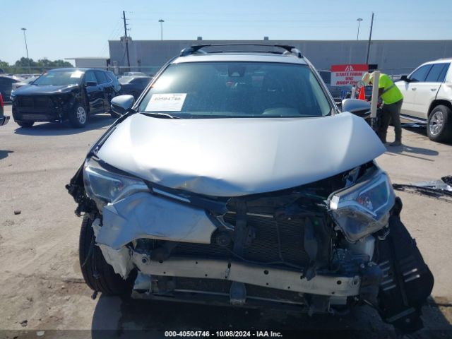 JTMWFREV9JJ158687 Toyota Rav4 Xle