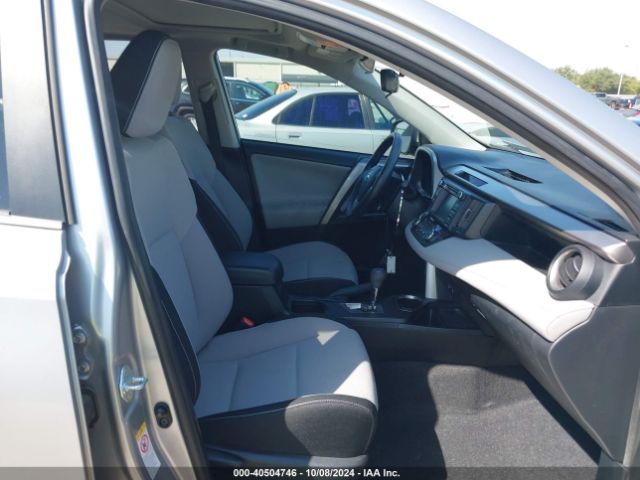 JTMWFREV9JJ158687 Toyota Rav4 Xle