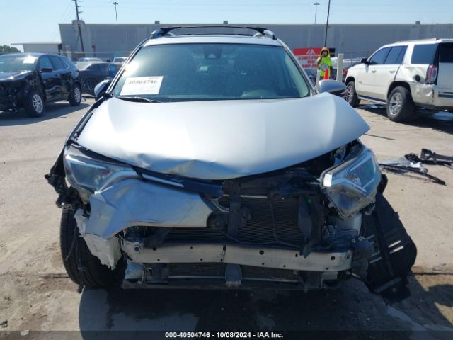 JTMWFREV9JJ158687 Toyota Rav4 Xle