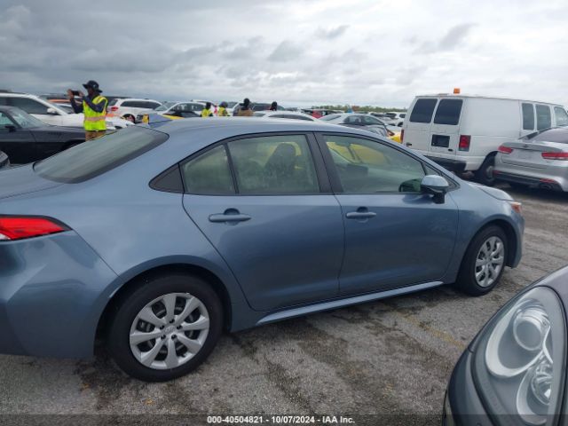 JTDEPMAE8NJ229000 Toyota COROLLA LE