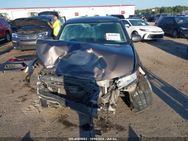JA4AD3A38GZ014604 Mitsubishi Outlander Se