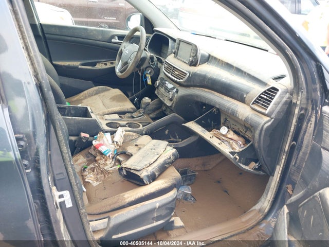 KM8J2CA47KU981565 Hyundai TUCSON SE