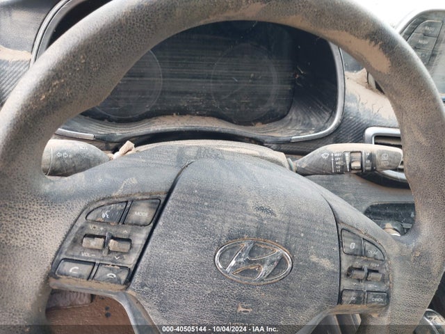 KM8J2CA47KU981565 Hyundai TUCSON SE