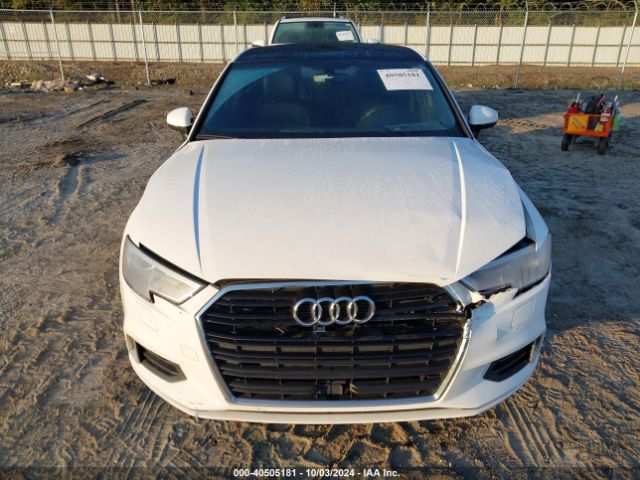 WAUAUGFF4K1012885 Audi A3 40 Premium/40 Titanium Premium