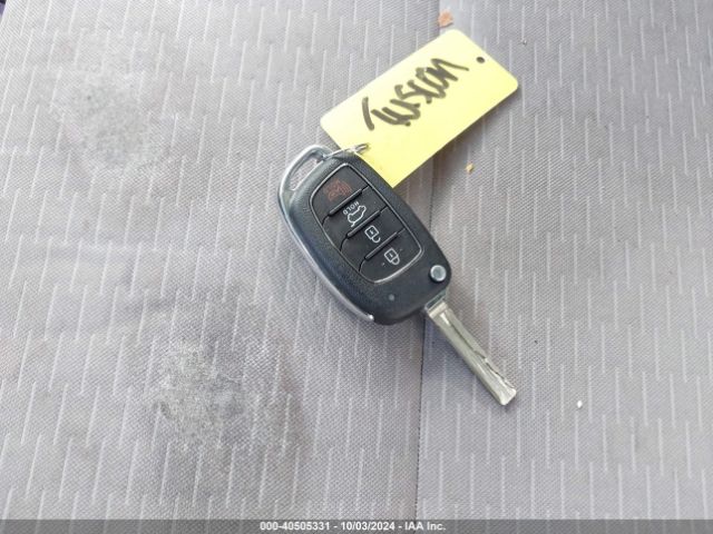 KM8J2CA46KU843371 Hyundai TUCSON SE