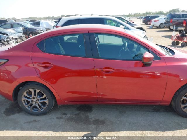 3MYDLBYV0KY525073 Toyota YARIS LE