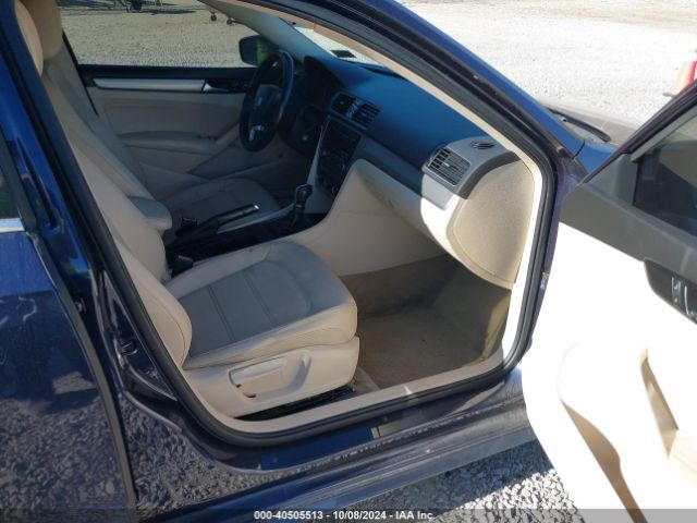 1VWAT7A31EC054987 Volkswagen Passat 1.8t Wolfsburg Edition