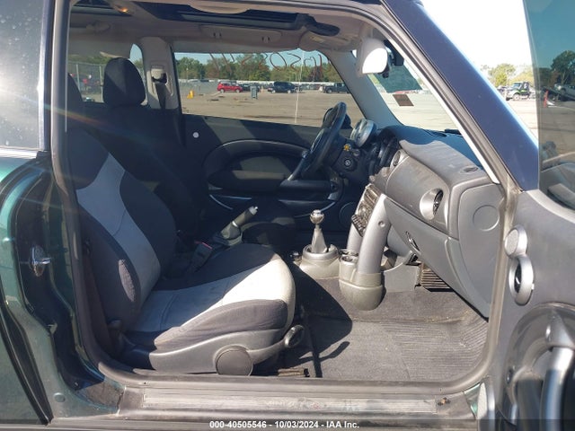 2005 MINI COOPER S WMWRE33545TL12228 Photo 4