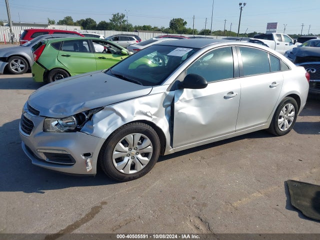 Chevrolet Cruze Ls Auto 2015 1G1PA5SH7F7231952 Image 2
