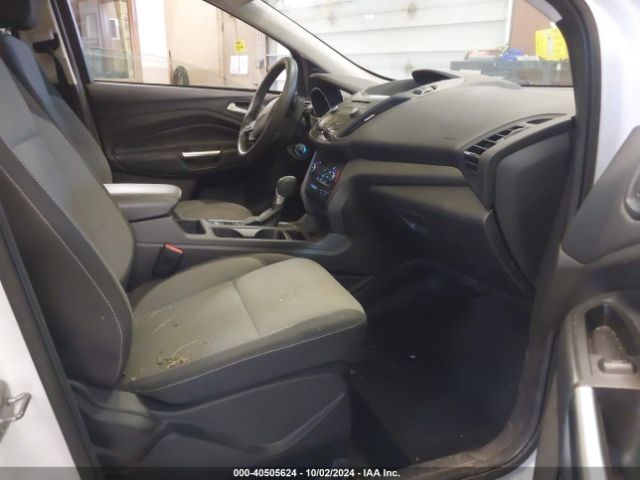 1FMCU9G96HUD43583 Ford ESCAPE SE