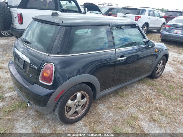 2007 MINI COOPER WMWMF33527TT53600 Photo 3