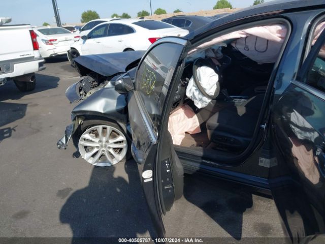 1G1ZD5ST1JF176014 Chevrolet MALIBU LT