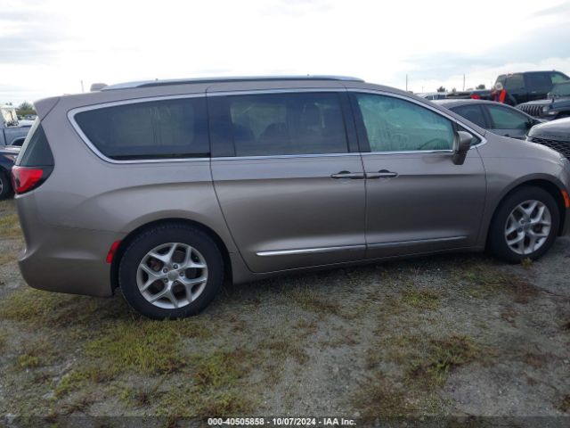 2C4RC1EG9HR643846 Chrysler Pacifica Touring-l Plus